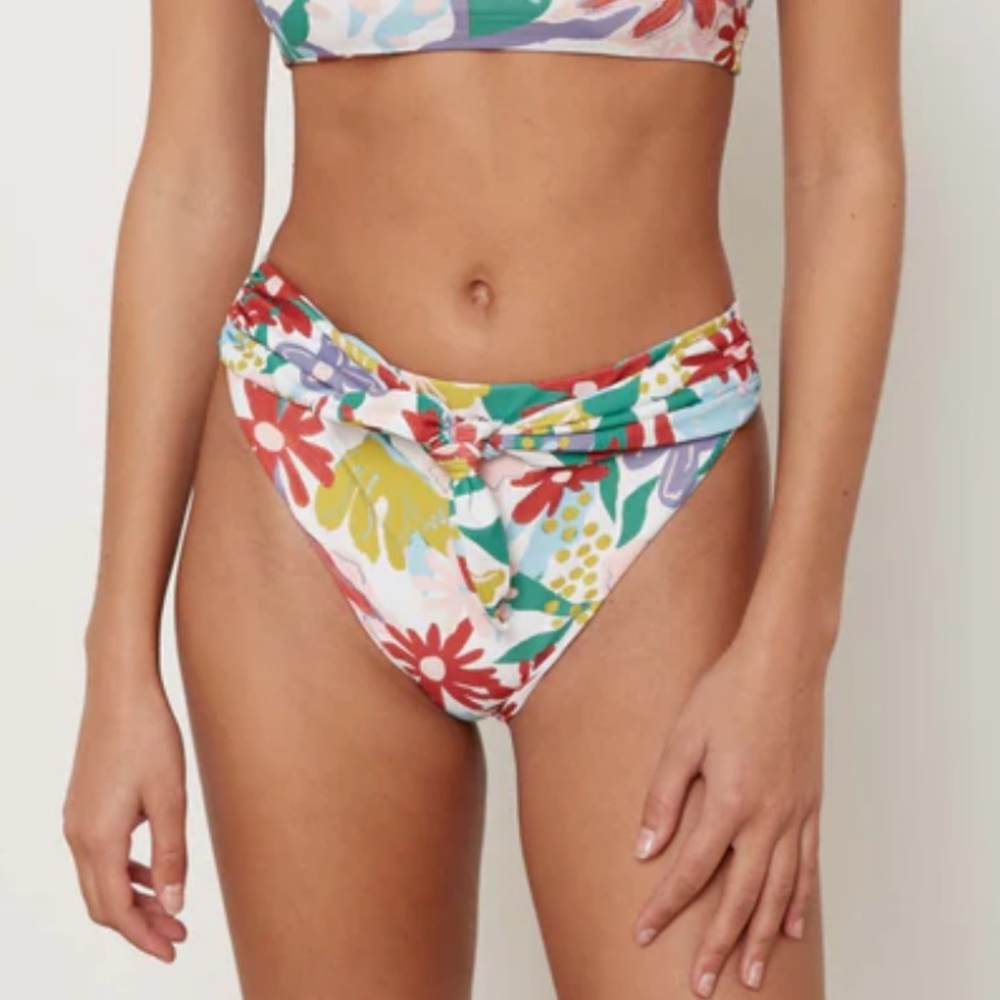 NWOT Aila Blue US Violet Bikini Bottoms Hermosa Floral Size S